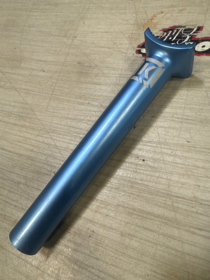 Kink 25.4 blue pivotal seat post