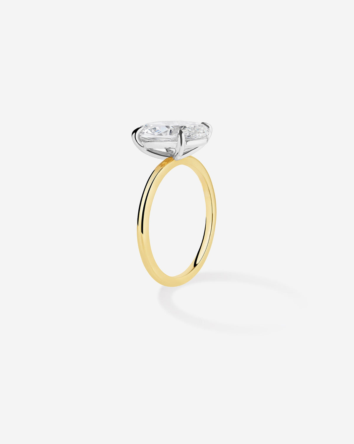 2.34 Oval Lab Diamond in Whisper Thin®